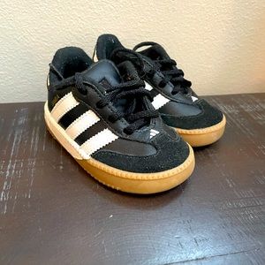 Toddler sz 4 Adidas Samba